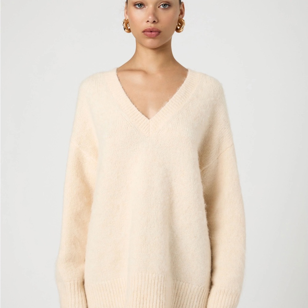 French Connection small cream Cozy Cream V-Neck Sweater alpaca wool